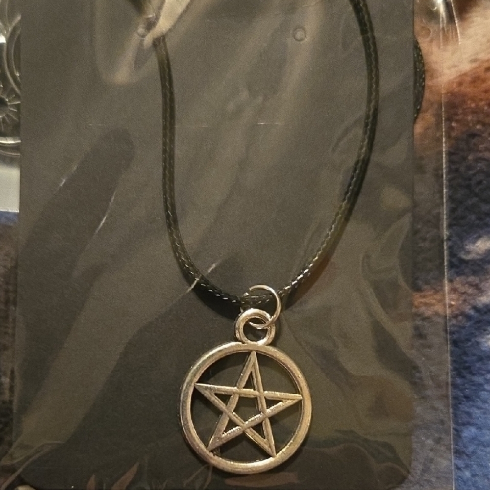 Silver Pentagram Pendant Necklace